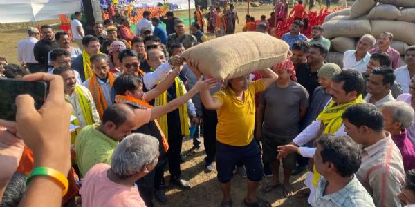 জোলাইবাড়িতে সহায়ক মূল্যে ধান ক্রয়ের উদ্বোধন করলেন মন্ত্রী শুক্লাচরণ নোয়াতিয়া