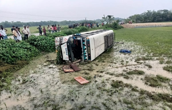 Passenger bus accident in Patharkandi