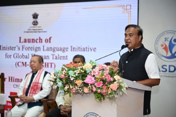 বক্তব্য পেশ করছেন মুখ্যমন্ত্রী