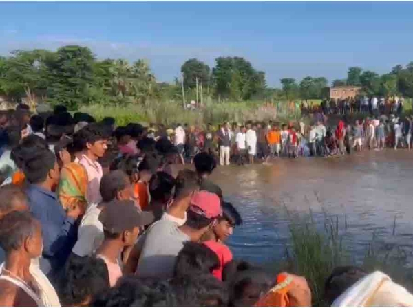 বিহারের নৌকাডুবিতে মৃত দুই, নিখোঁজ এক