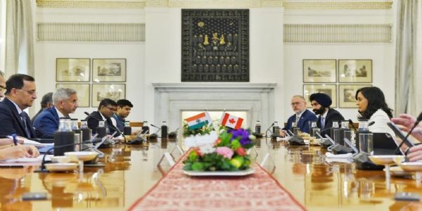 নতুন দিল্লিতে এস জয়শঙ্কর ও অনিতা আনন্দের মধ্যে উচ্চ পর্যায়ের বৈঠক