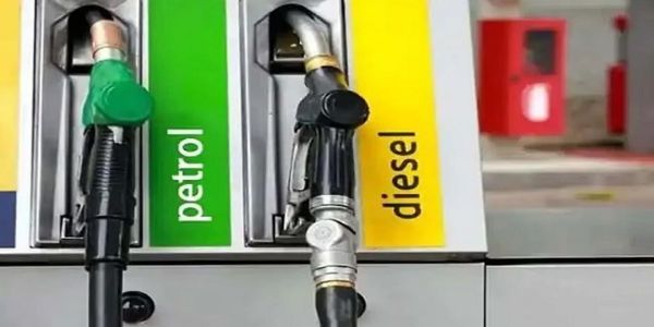 সোমবার চেন্নাইয়ে সামান্য বাড়লো পেট্রোল-ডিজেলের দর