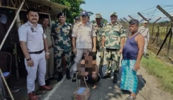 শ্রীভূমি সীমান্তে বিএসএফ-এর হাতে ইয়াবা সহ আটক এক বাংলাদেশি