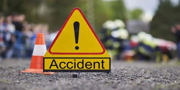উত্তর প্রদেশ: অ্যাম্বুল্যান্সের চাকা ফেটে দুর্ঘটনা, মৃত রোগী-সহ ৫ জন