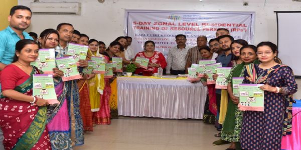 পাঠ্যপুস্তক-নির্ভরতা কাটিয়ে শিশু-কেন্দ্রিক, হাতে-কলমে শিক্ষার আহ্বান কাছাড়ের এডিসি অন্তরার