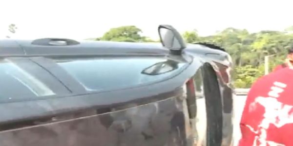 পাটনা বিমানবন্দরের ডিপার্চার টার্মিনালে দুর্ঘটনা, উল্টে গেল গাড়ি
