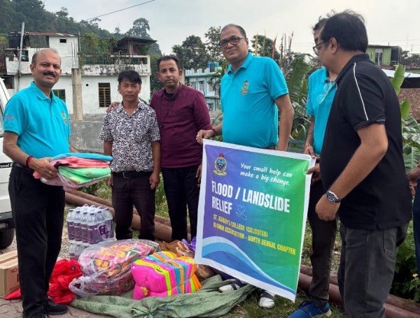‘আলো ছড়ানোর আলোকযাত্রা’, সমাজসেবায় সেন্ট জেভিয়ার্স কলেজ (কলকাতা) প্রাক্তনী সংসদ