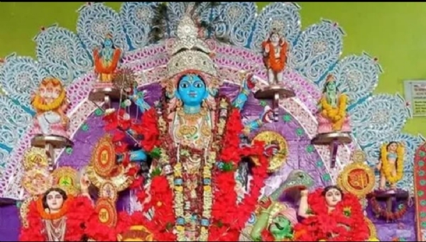 কালী নয়, মহাসরস্বতী পুজোয় মেতে বাঁকুড়ার গ্রাম