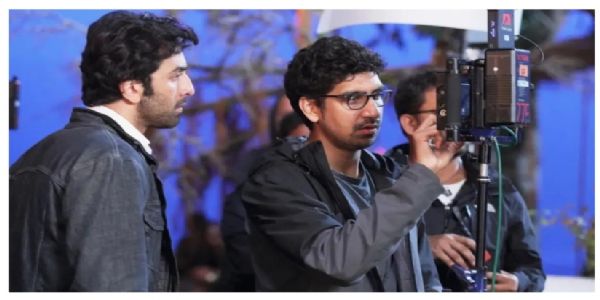 ধুম ৪ থেকে অয়ন মুখার্জির সরে আশায় হতাশ ভক্তরা