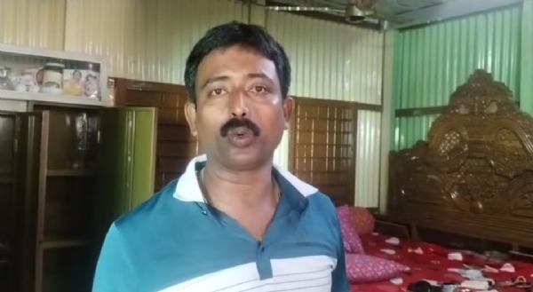 ব্যবসায়ীর বাড়িতে চুরি