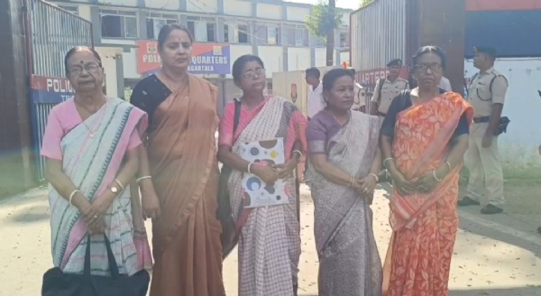 নারী সমিতির ডেপুটেশন