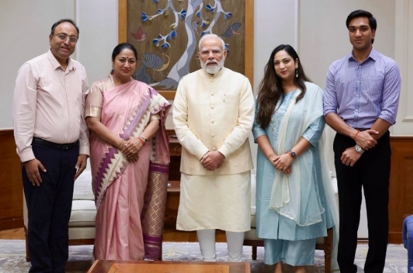 প্রধানমন্ত্রীর সঙ্গে সাক্ষাৎ দিল্লির মুখ্যমন্ত্রী রেখা গুপ্তার