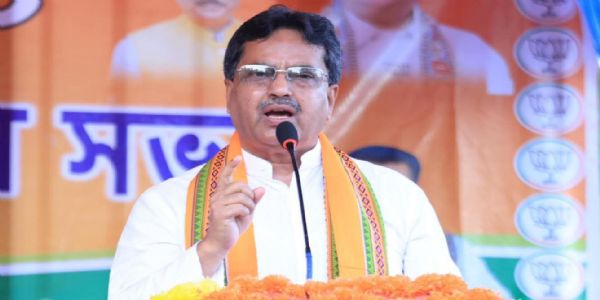 টাকারজলায় মুখ্যমন্ত্রীর কড়া বার্তা, ২১৬ পরিবার বিজেপিতে যোগদান