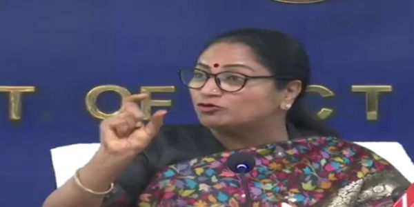 দিল্লিতে বায়ুদূষণ রুখতে যা যা করণীয় করা হচ্ছে : রেখা গুপ্তা