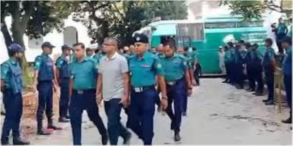মানবতা বিরোধী অপরাধের পৃথক তিনটি মামলায় ১৫ সেনাকর্তাকে জেলে পাঠাল বাংলাদেশের আদালত