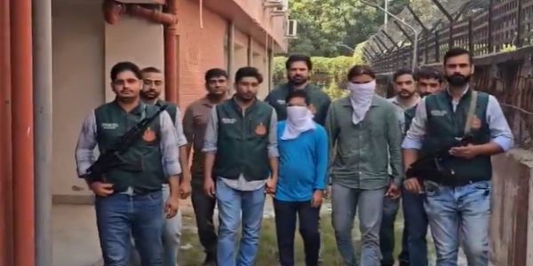 নিশানায় ছিল দিল্লির জনবহুল এলাকা, দুই জঙ্গিকে গ্রেফতার করলো দিল্লি পুলিশ