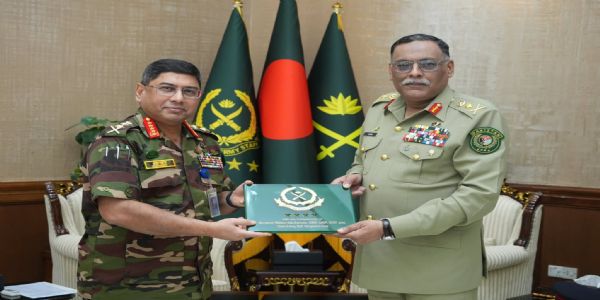 বাংলাদেশ সেনাপ্রধানের সঙ্গে পাকিস্তানের জয়েন্ট চিফস অব স্টাফ কমিটির চেয়ারম্যানের সাক্ষাৎ