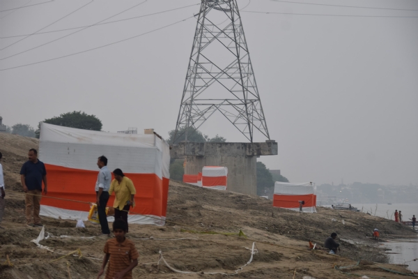 ঘূর্ণিঝড় ‘মন্থা’’এর প্রভাবে বারাণসীতে তাপমাত্রা কমল, বৃষ্টি অব্যাহত ঘূর্ণিঝড় ‘মন্থা’’এর প্রভাবে বারাণসীতে তাপমাত্রা কমল, বৃষ্টি অব্যাহত