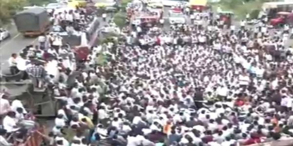 নাগপুরে দ্বিতীয় দিনে পড়ল কৃষকদের আন্দোলন, হাইওয়ে অবরুদ্ধ করে বিক্ষোভ