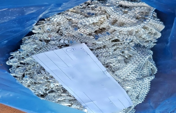 বিধানসভা নির্বাচনের আগে তৎপর বিহার পুলিশ,উদ্ধার ২.৫ কেজি রুপো বিধানসভা নির্বাচনের আগে তৎপর বিহার পুলিশ,উদ্ধার ২.৫ কেজি রুপো