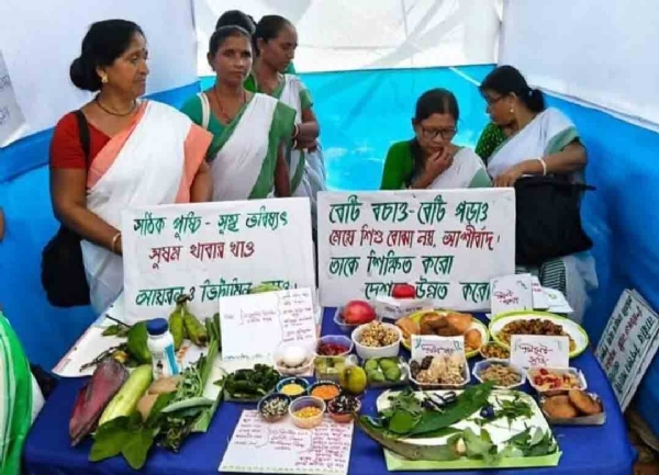 পুষ্টিকর খাদ্যসামগ্রীর প্রদর্শনী পুষ্টিকর খাদ্যসামগ্রীর প্রদর্শনী