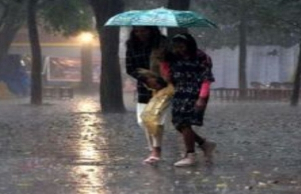 ঝাড়খণ্ডে মন্থার জন্য বৃষ্টিপাত অব্যাহত ঝাড়খণ্ডে মন্থার জন্য বৃষ্টিপাত অব্যাহত