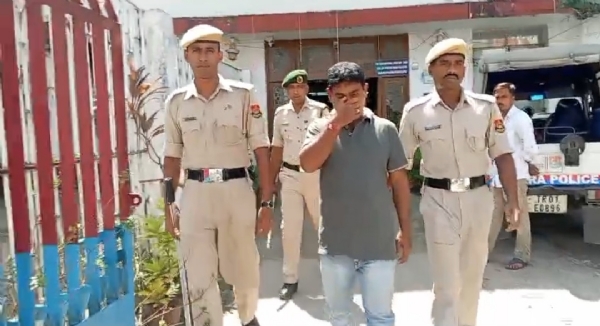 অভিযুক্ত গ্রেফতার