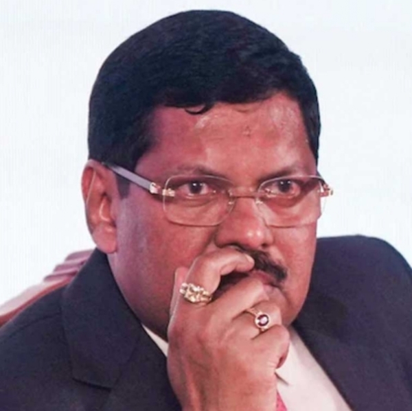প্রধান বিচারপতিকে ‘জুতো’ ছুড়ে মারার চেষ্টা, হামলাকারী আইনজীবীর আটক