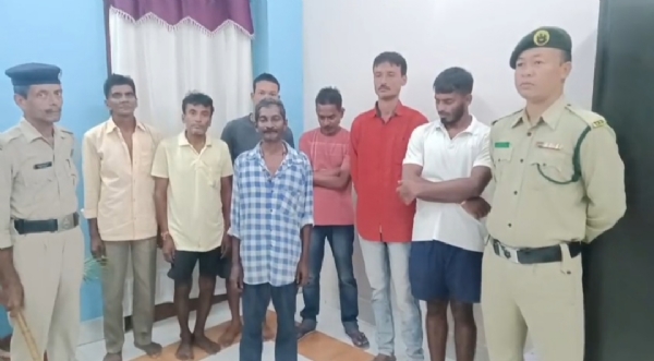 গ্রফতার মদ বিক্রেতা