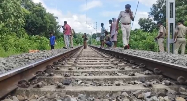 রেলে কাটা পড়ে মৃত্যু