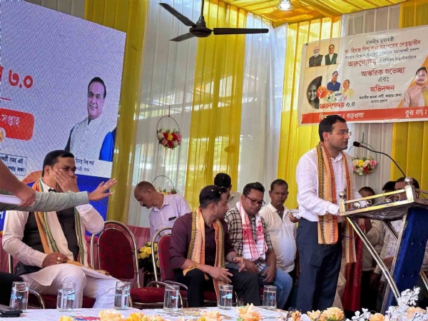 বক্তব্য পেশ করছেন জেলাশাসক মৃদুল যাদব