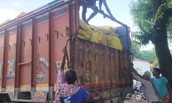 কালাচান্দে বাজেয়াপ্ত বিপুল পরিমাণের ইউরিয়া সার