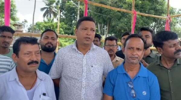 ক্লাব কর্মকর্তারা