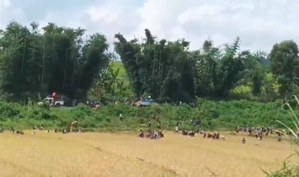 তাপা গ্রামে কৃষিখেতে বিবদমান দুই গোষ্ঠীর মারপিট
