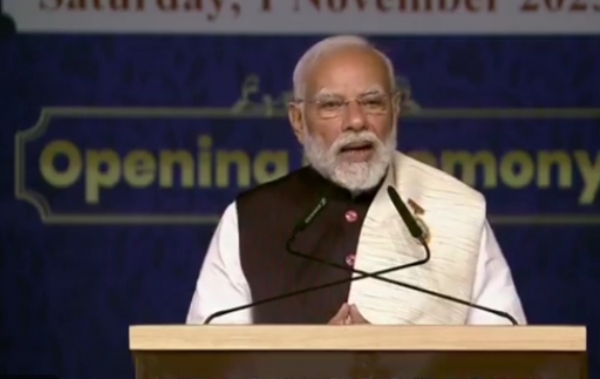 ছত্তিশগড়ে রোড শো প্রধানমন্ত্রী মোদীর, রাজপথে উপচে পড়া ভিড় ছত্তিশগড়ে রোড শো প্রধানমন্ত্রী মোদীর, রাজপথে উপচে পড়া ভিড়