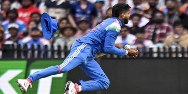 শ্রেয়স আইয়ার ছাড়া পেলেন সিডনি হাসপাতাল থেকে, তবে আরও মূল্যায়নের জন্য সিডনিতেই থাকবেন