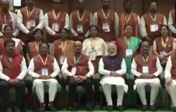 ছত্তিশগড় বিধানসভার নতুন ভবনের উদ্বোধন, বাজপেয়ীর মূর্তিও উন্মোচন প্রধানমন্ত্রীর ছত্তিশগড় বিধানসভার নতুন ভবনের উদ্বোধন, বাজপেয়ীর মূর্তিও উন্মোচন প্রধানমন্ত্রীর