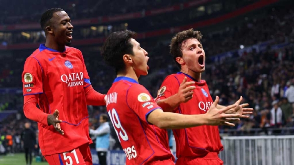 রোমাঞ্চকর লড়াইয়ের শেষে জয় পেল পিএসজি