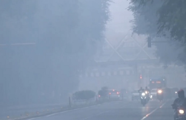 ক্রমশই খারাপ হচ্ছে দিল্লির বাতাস, বাড়ছে শীতের আমেজও