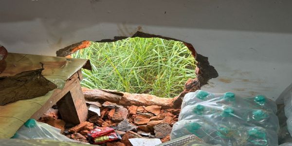 শ্ৰীভূমির বৈঠাখালে এক মুদি দোকানে চোরেদের হানা