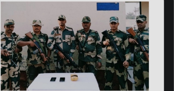 ভারত-পাকিস্তান সীমান্তে অস্ত্র ও মাদকসহ আটক পাচারকারী ভারত-পাকিস্তান সীমান্তে অস্ত্র ও মাদকসহ আটক পাচারকারী