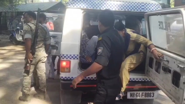 বাংলাদেশী গ্রেফতার বাংলাদেশী গ্রেফতার