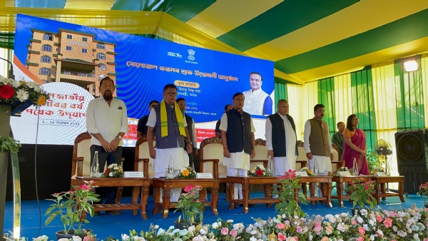 মঞ্চে মুখ্যমন্ত্ৰী, সমতল জনজাতি দফতরের মন্ত্ৰী, সিইএম, বিধায়ক সহ অন্যরা