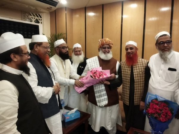 পাক নেতা ফজলুর এখন বাংলাদেশে, প্রধান উপদেষ্টার সঙ্গে রয়েছে সাক্ষাতের কর্মসূচি পাক নেতা ফজলুর এখন বাংলাদেশে, প্রধান উপদেষ্টার সঙ্গে রয়েছে সাক্ষাতের কর্মসূচি