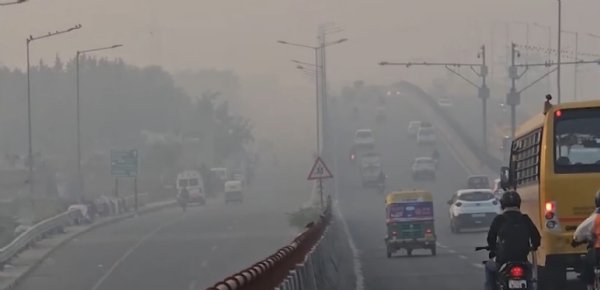 দিল্লির বাতাস এখনও বিষাক্ত, দূষণে নাজেহাল অবস্থা রাজধানীতে দিল্লির বাতাস এখনও বিষাক্ত, দূষণে নাজেহাল অবস্থা রাজধানীতে
