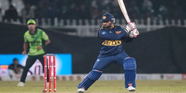 রোমাঞ্চকর লড়াইয়ে পাকিস্তান হারাল শ্রীলঙ্কাকে