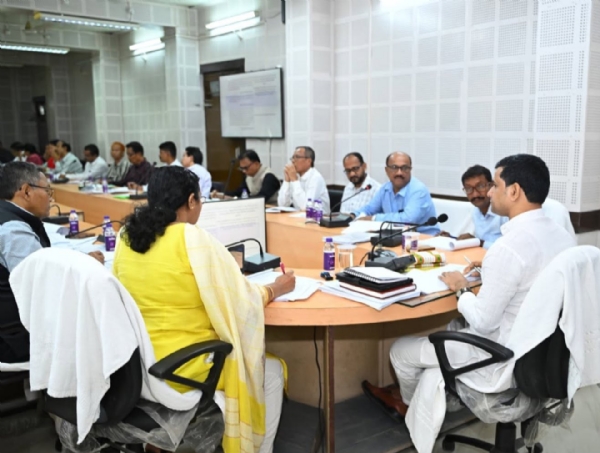 মন্ত্রীর পর্যালোচনা বৈঠক