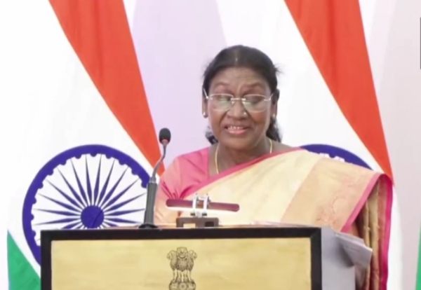 দিল্লিতে হামলায় নিহতদের প্রতি শ্রদ্ধা জানাতে রাষ্ট্রপতির নীরবতা পালন