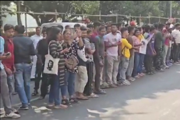 ভারত-দক্ষিণ আফ্রিকা টেস্ট ম্যাচ ঘিরে উৎসাহ ক্রিকেট প্রেমীদের মধ্যে ভারত-দক্ষিণ আফ্রিকা টেস্ট ম্যাচ ঘিরে উৎসাহ ক্রিকেট প্রেমীদের মধ্যে