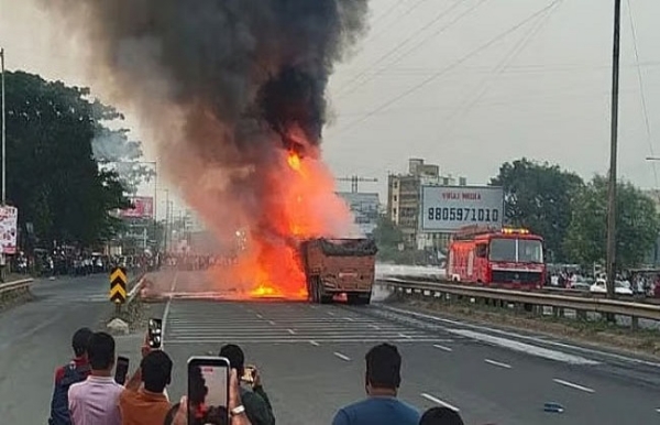 পুণের নাভলে ব্রিজ বিপর্যয়; ৮ বছরে ২১০ দুর্ঘটনার পরও সমাধান অধরা